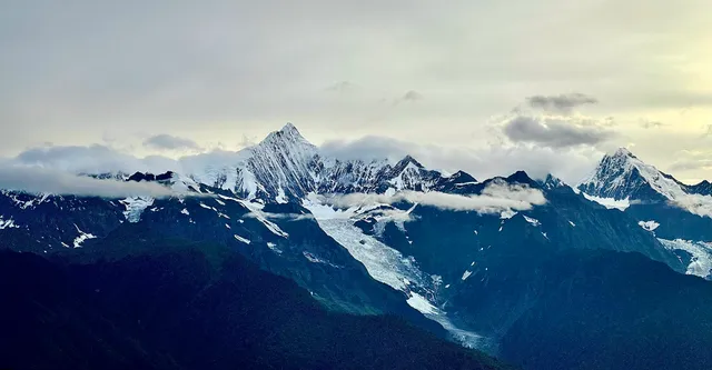Meili Jokul National Park Scenic Area （Northeast Gate）
