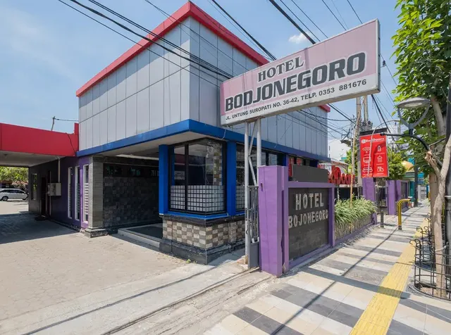 RedDoorz near Bojonegoro Train Station