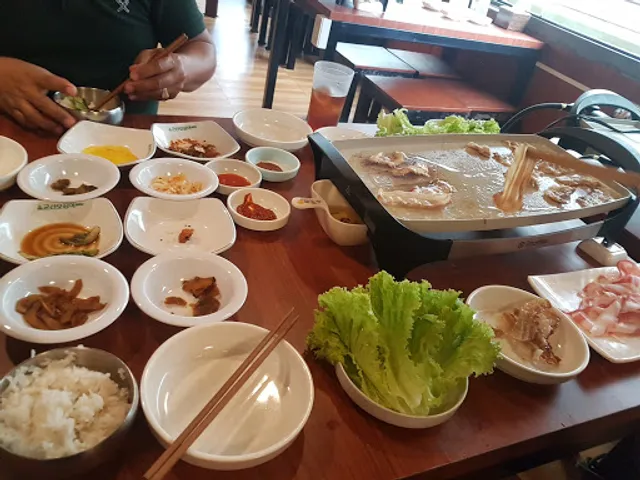 SSAMJANG KOREAN RESTAURANT - Rizal Branch