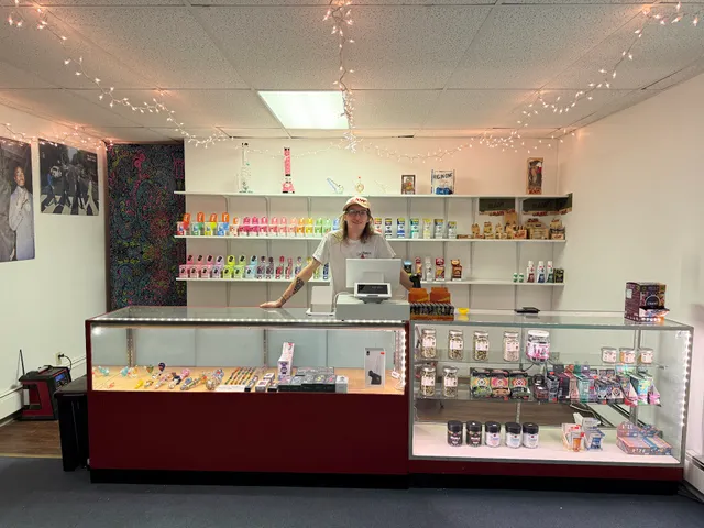 Big Heads Gift Shop South