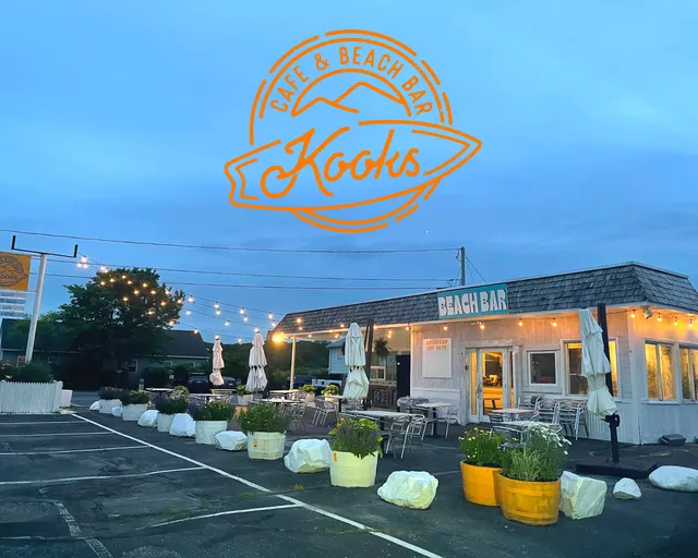 Kooks Cafe & Beach Bar
