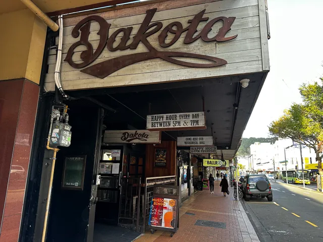Dakota Bar