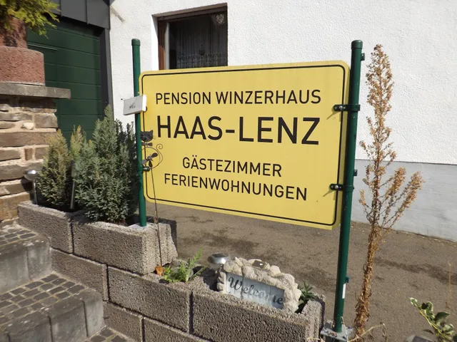 Wein-& Sektgut Haas-Lenz - B&B Pension Winzerhaus