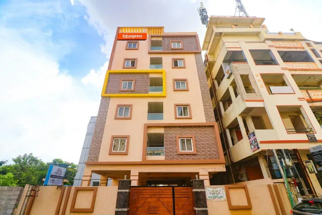 Viraaj Suites - Hotel in Miyapur