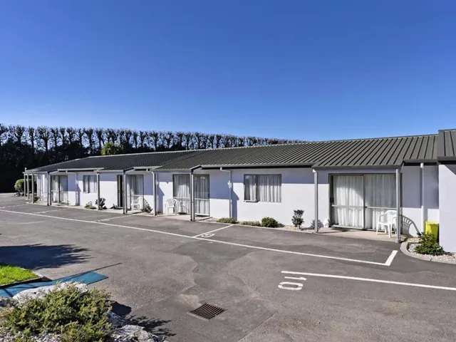 Greenwood Park Convenience Store/Motel/Camp