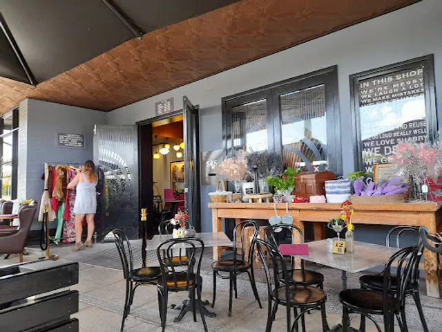 Camp Hill Antique Centre & Tart Cafe