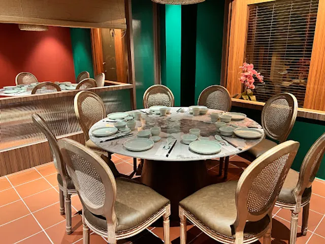 Chinese Palace Restaurant 中华饭店