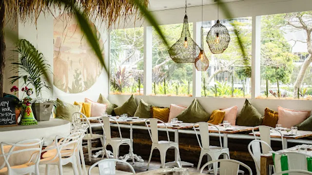 NUDE AMIGOS BROADBEACH