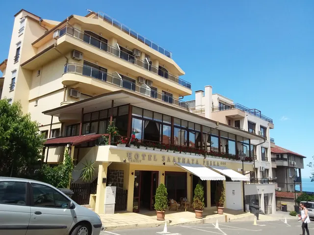 Golden Fish Family Hotel