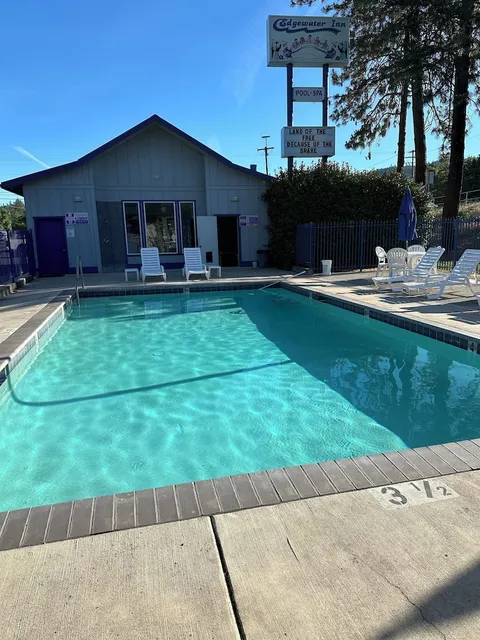 Edgewater Inn Shady Cove