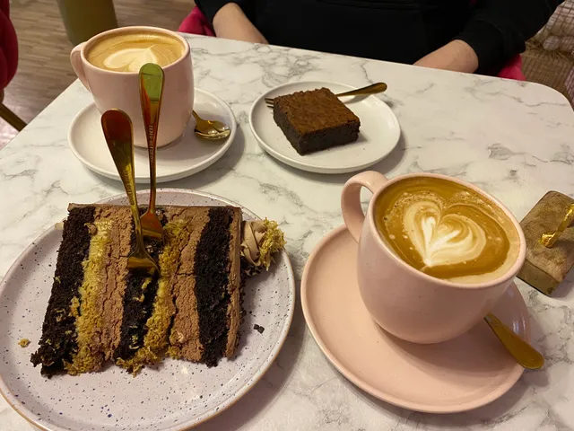 Life is Sweet Munich Café | Cheesecakes | Cakes | NY Cookies