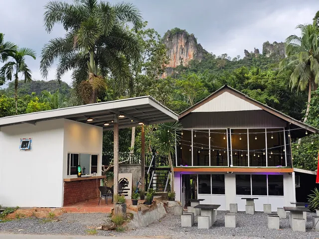Nahm Khao Sok Hostel and Camping หนำเขาสกโฮสเทลแอนด์แคมป์ปิ้ง