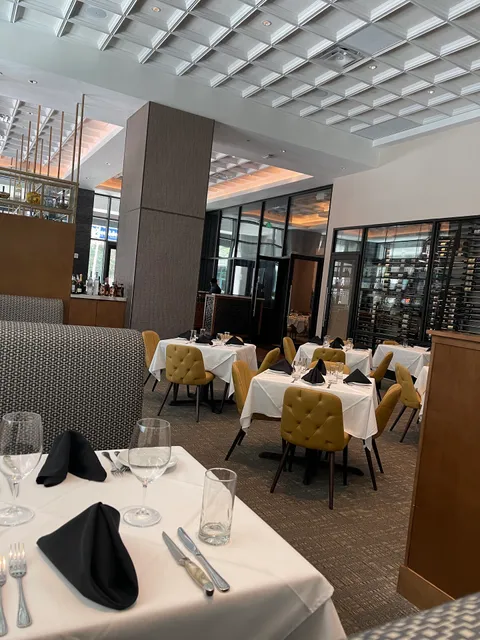 Fleming’s Prime Steakhouse & Wine Bar