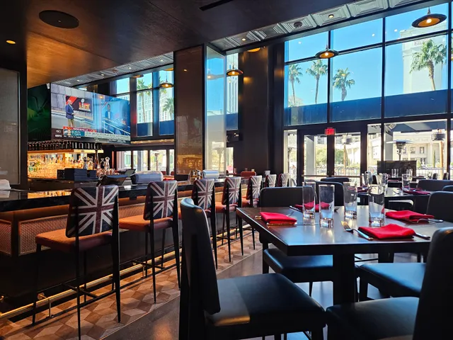 Gordon Ramsay Burger Flamingo