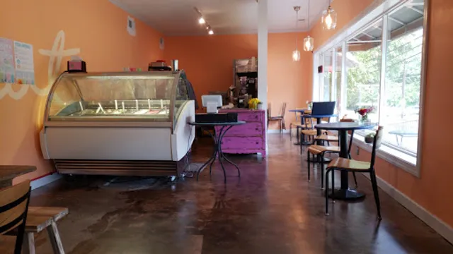 Cafe Gelato & Boba Tea