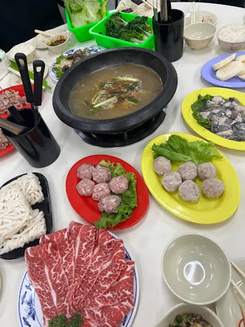 發爐石頭火鍋館