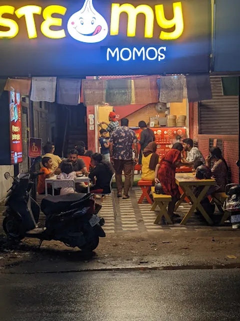 Steamy momos