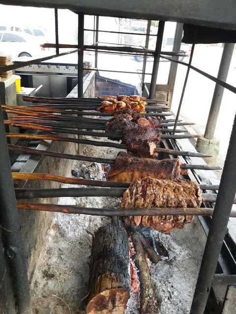 Restaurant Carne En Vara La Cascada