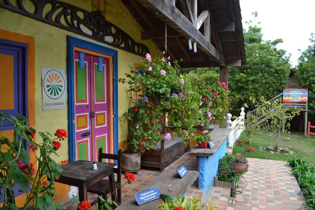 Miraluna Cabañas Santa Elena