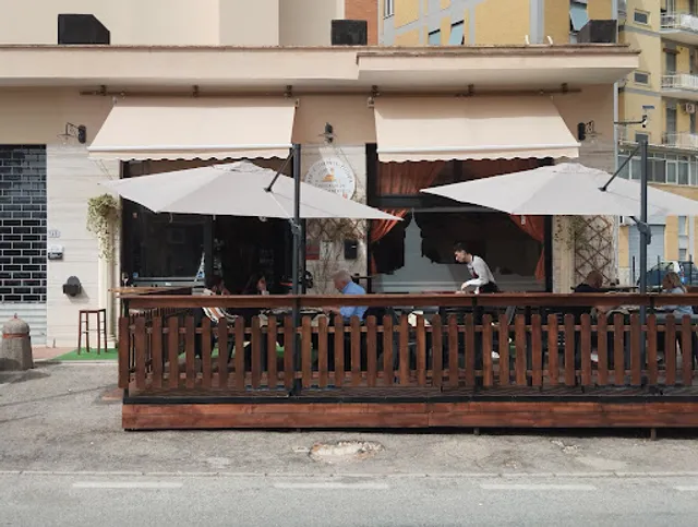 Da Daniele cucina tipica locale pizza alla romana