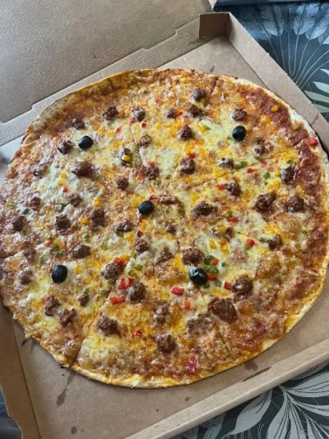 Méga Pizza