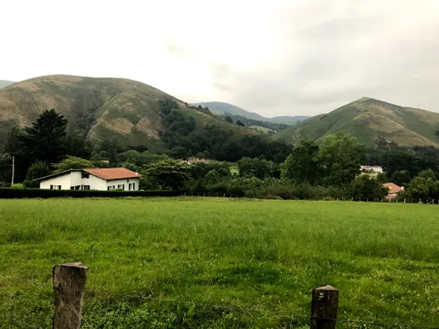 Auzkia Ferme Auberge Repas avec produits de la ferme