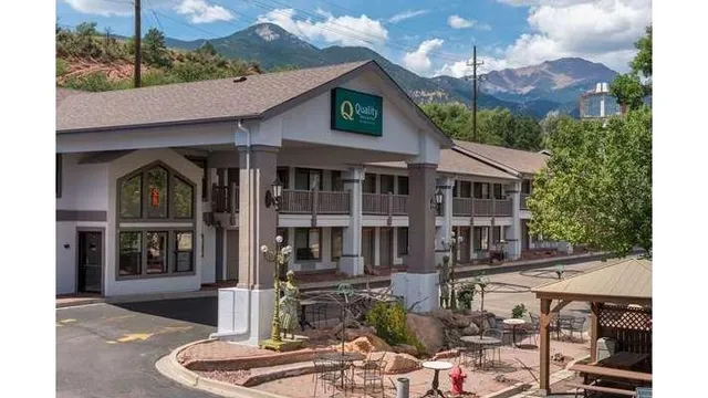 Quality Inn & Suites Manitou Springs at Pikes Peak