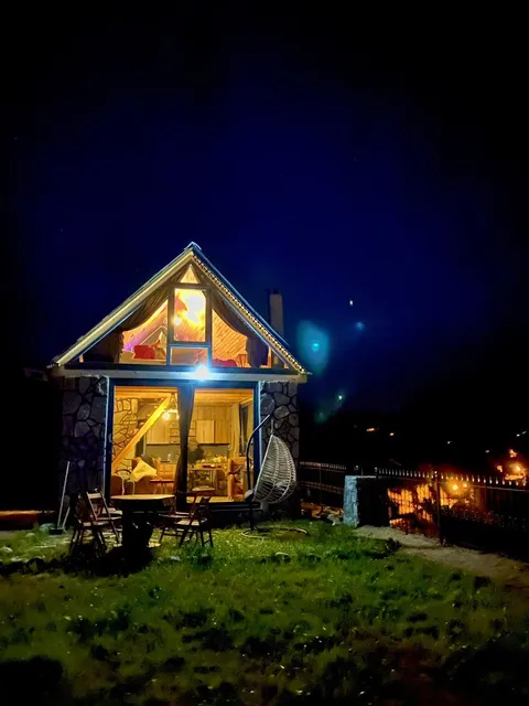 Sarabi Suit Bungalov