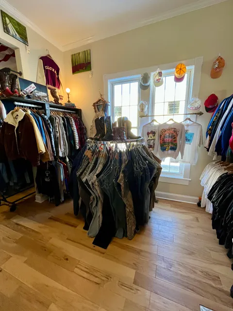 NUVSN Vintage & Artisan Market