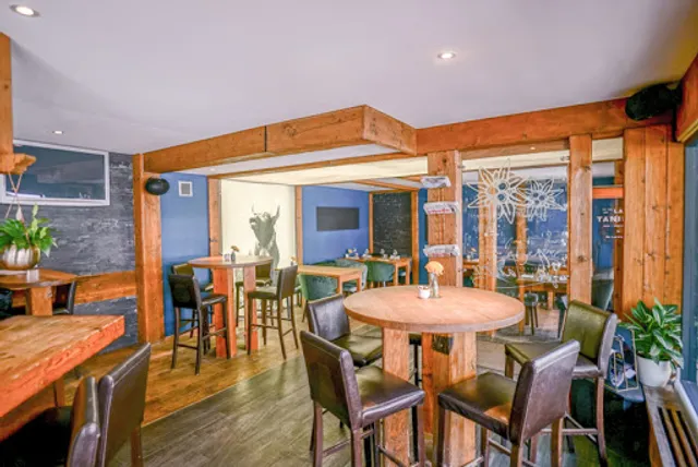 Café Restaurant La Tanière