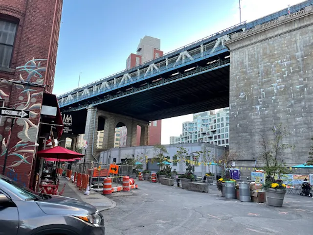 DUMBO Archway Plaza