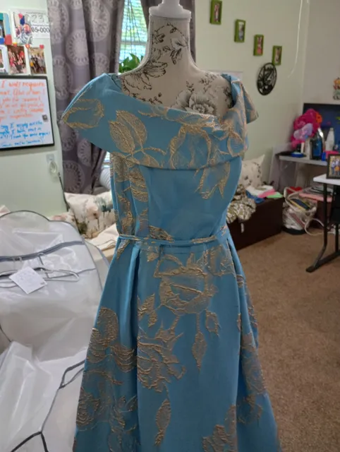 Lucinda’s Custom Sewing @ Alterations