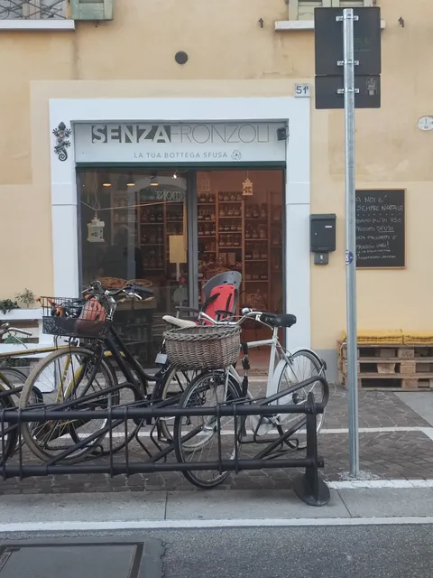 Senza fronzoli- la Tua bottega sfusa