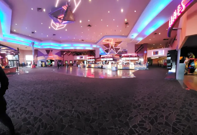 Regal Manchester - Fresno