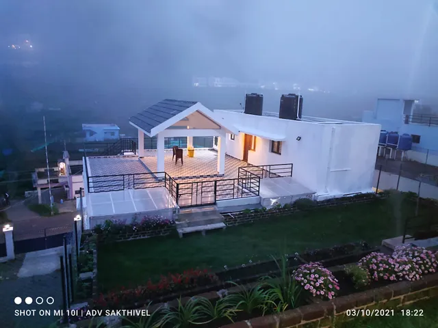 Happy Springs Holiday Home