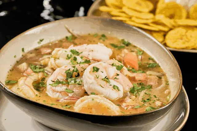 Ñaños Restaurant & Grill Elizabeth