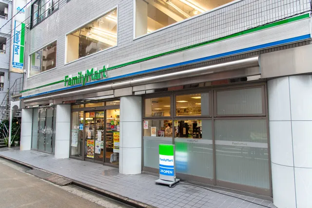 FamilyMart