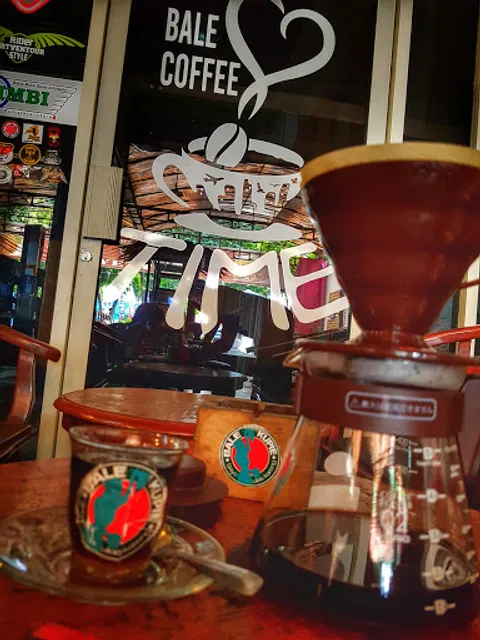 Bale Kupie & Hotel Cirasa