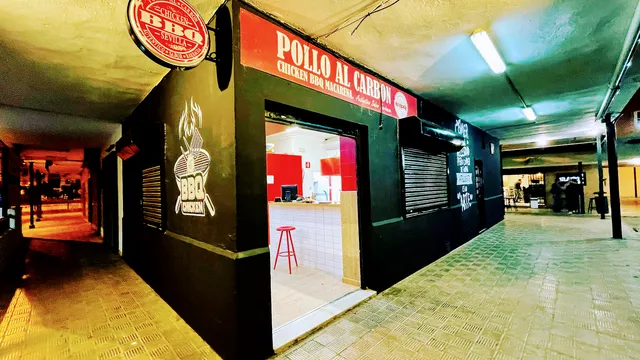 Chicken BBQ Sevilla (Parque Atlantico): Pollos Asados al carbon (Brasa).BBQ CHICKEN