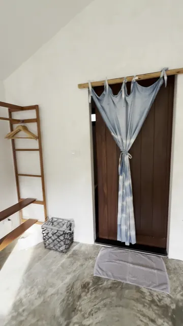 The Little White Bird Traveler Hostel, Koh Kood