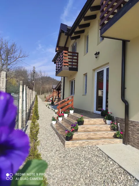 CASA ANGHEL OCNELE MARI