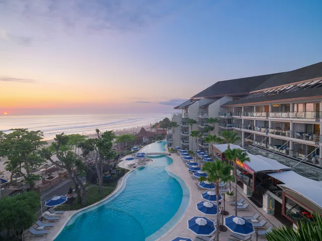 Double Six Luxury Hotel