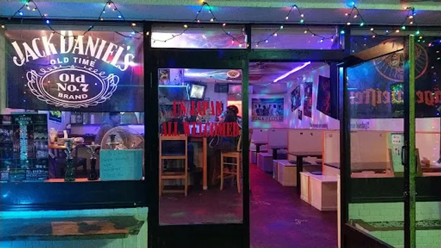 805 w/Mekeni Restaurant