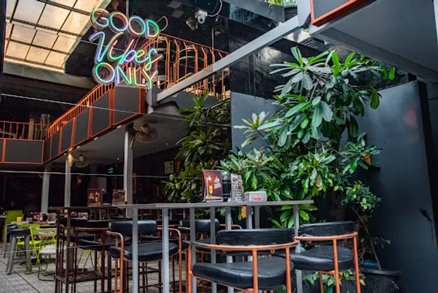 Happy Brew Bar & Kitchen