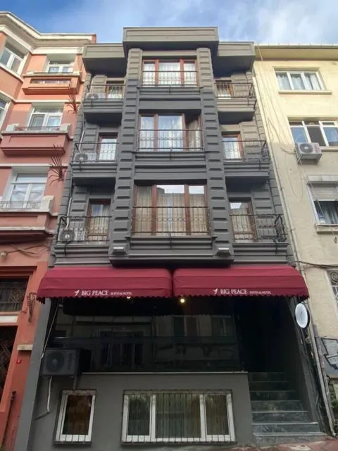 Big Peace Suites & Hotel