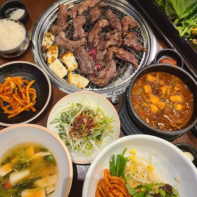 BornGa K-BBQ (Myeongdong Branch)