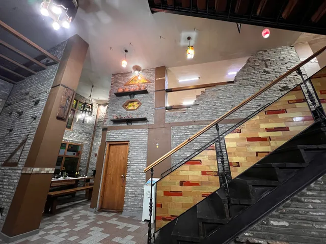 The Host - მენძელი