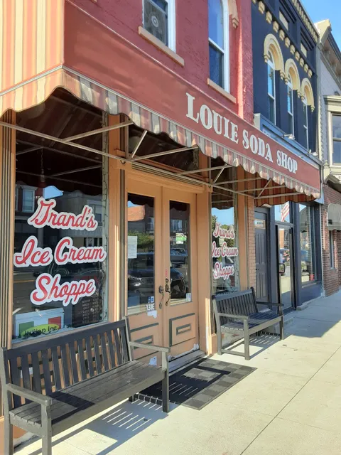 Louie Soda Shop