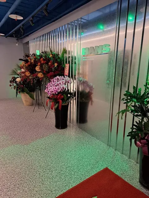 Hans Men's Sauna (level 8)