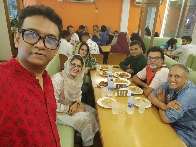 Delicious Restaurant Cake & Cafe